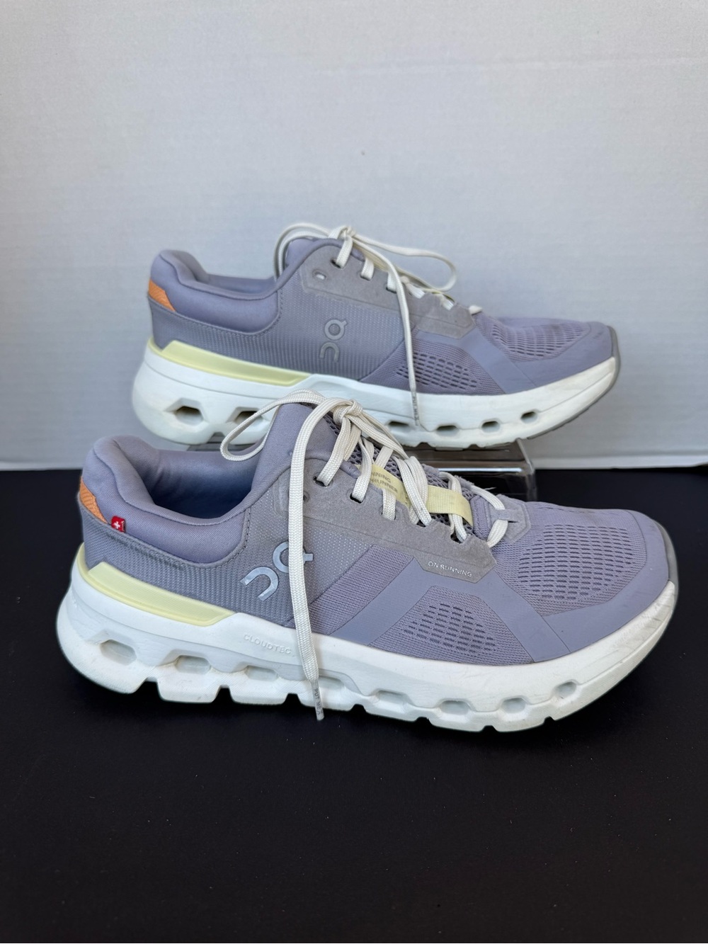 On Cloudrunner 2 Women's Size 9 Lightweight Supportive Running Shoes